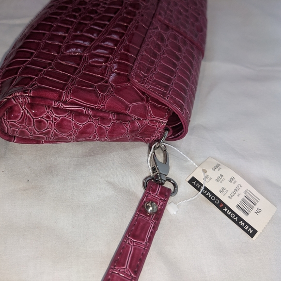 NWT New York & Co. Magenta Croc Patent Clutch Purse - Picture 7 of 8